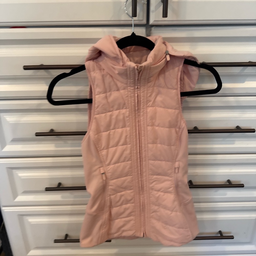Lulu hooded wonder puffer vest with removable hood